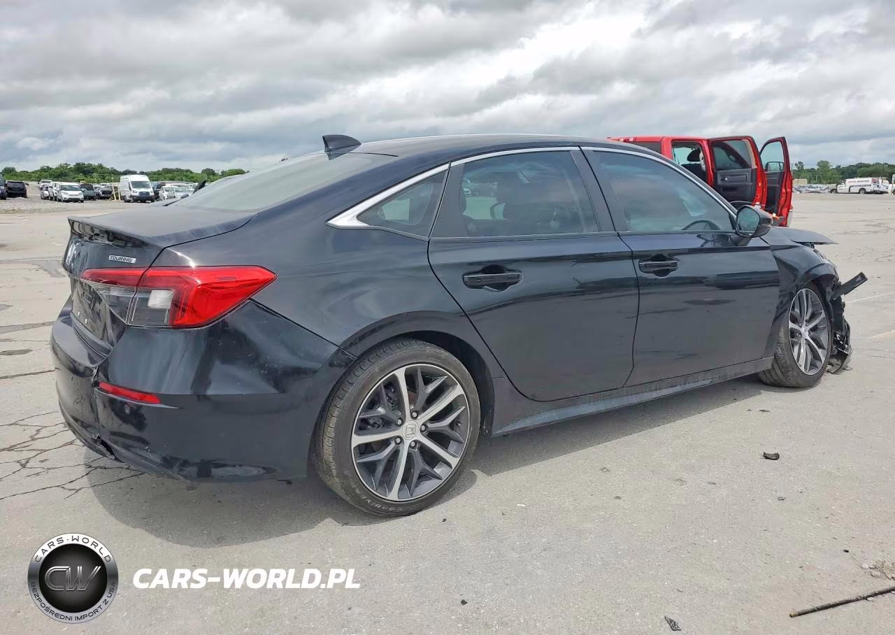 2023 Honda Civic Touring VIN:2HGFE1F93PH318337 - 3