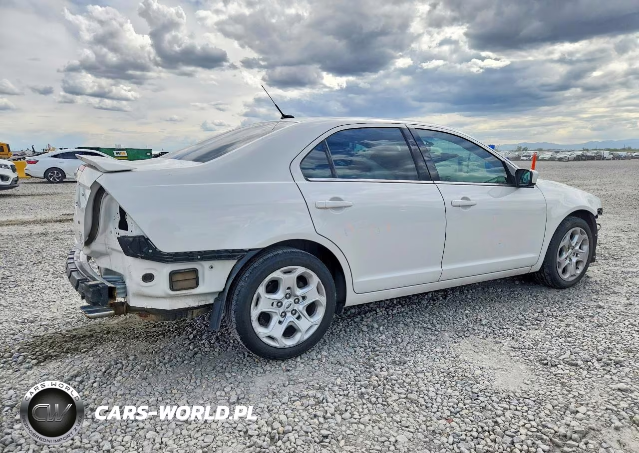 2010 Ford Fusion Se VIN:3FAHP0HA1AR356637 - 3