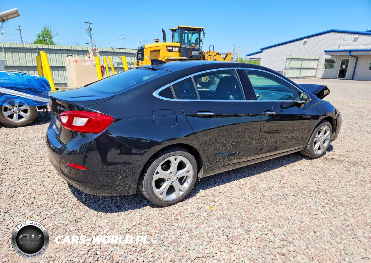 2017 Chevrolet Cruze Premier VIN:1G1BF5SM2H7111522 - 3