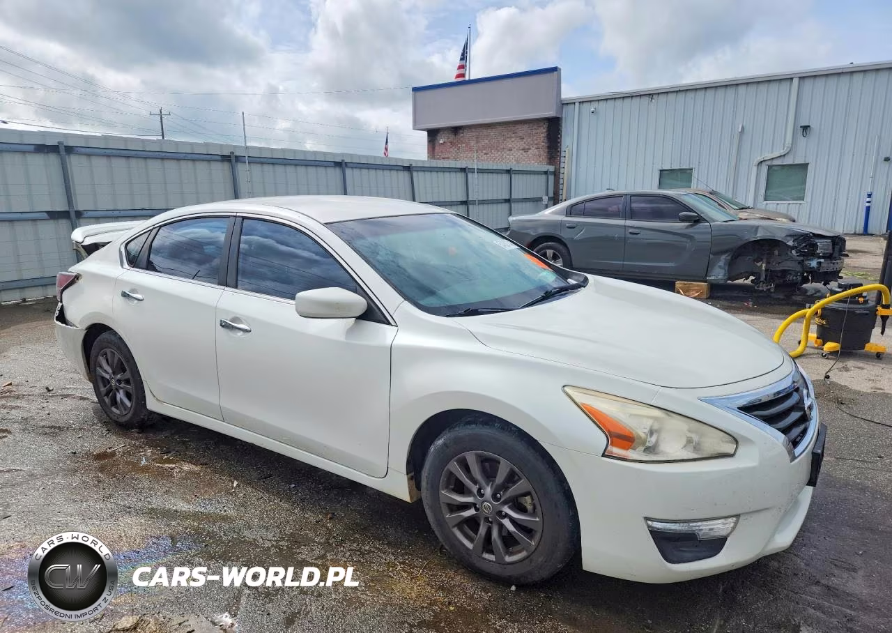 2015 Nissan Altima 2.5 S VIN:1N4AL3AP4FC422438 - 4