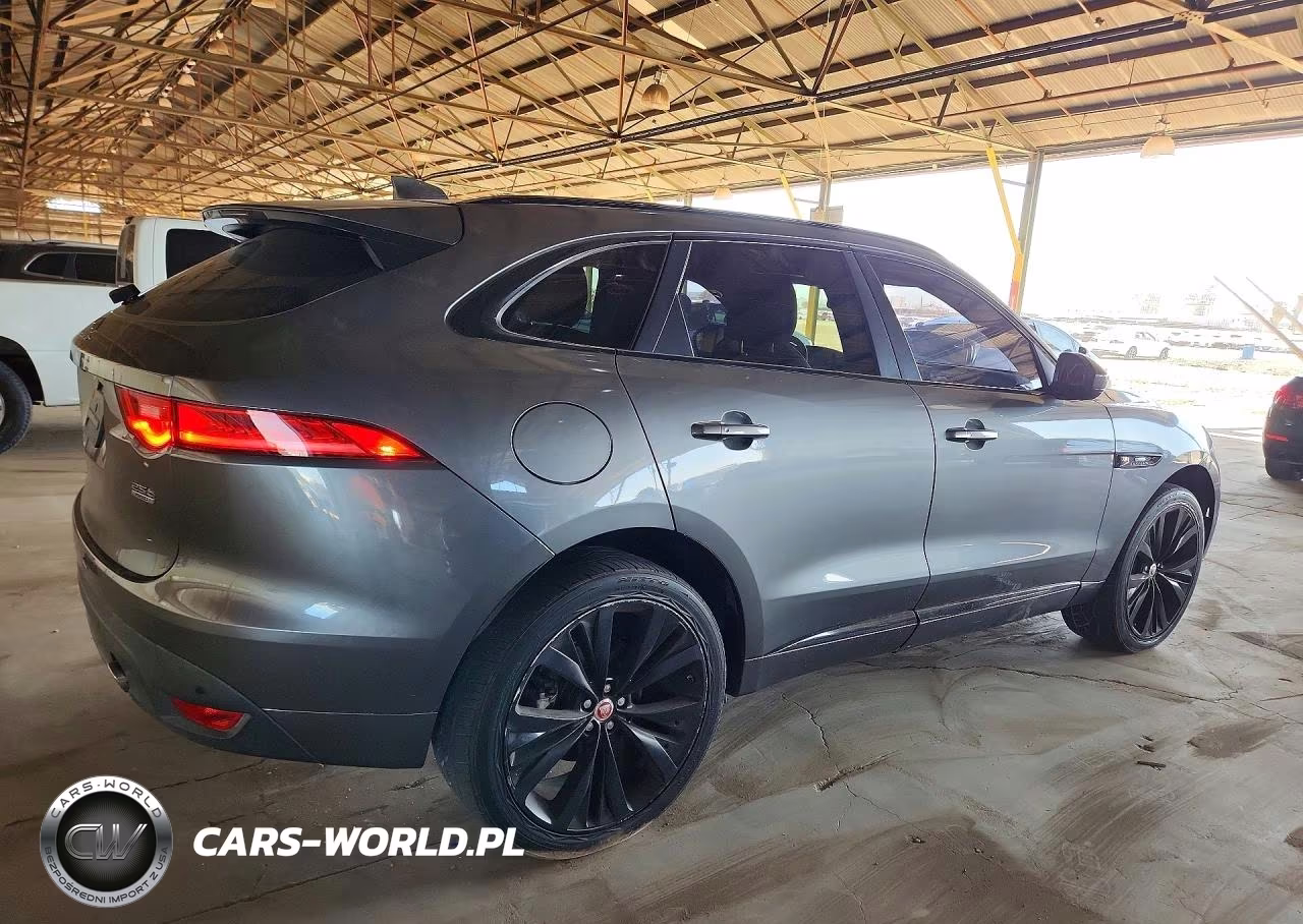 2018 Jaguar F-Pace R - Sport VIN:SADCL2FX8JA269643 - 3
