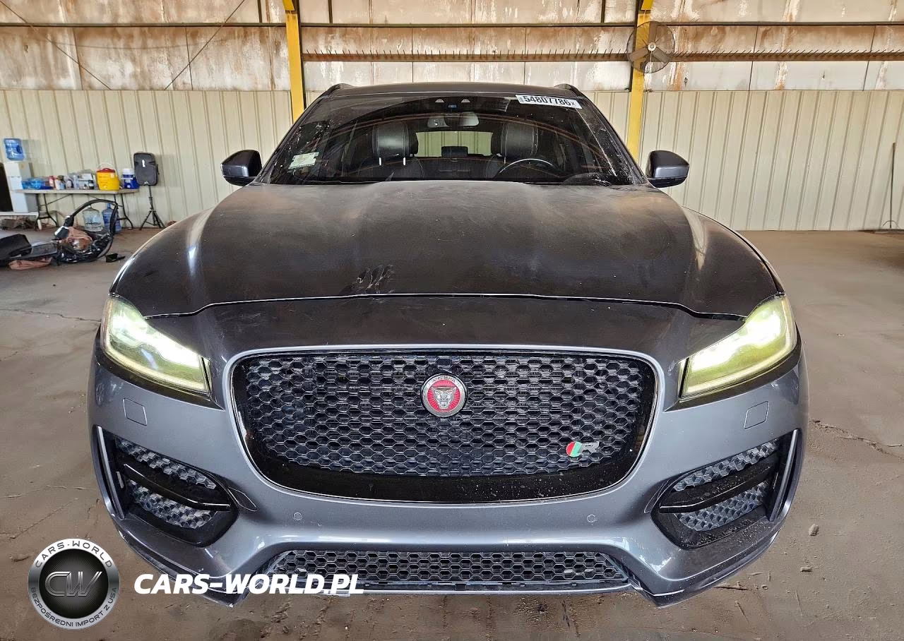 2018 Jaguar F-Pace R - Sport VIN:SADCL2FX8JA269643 - 5