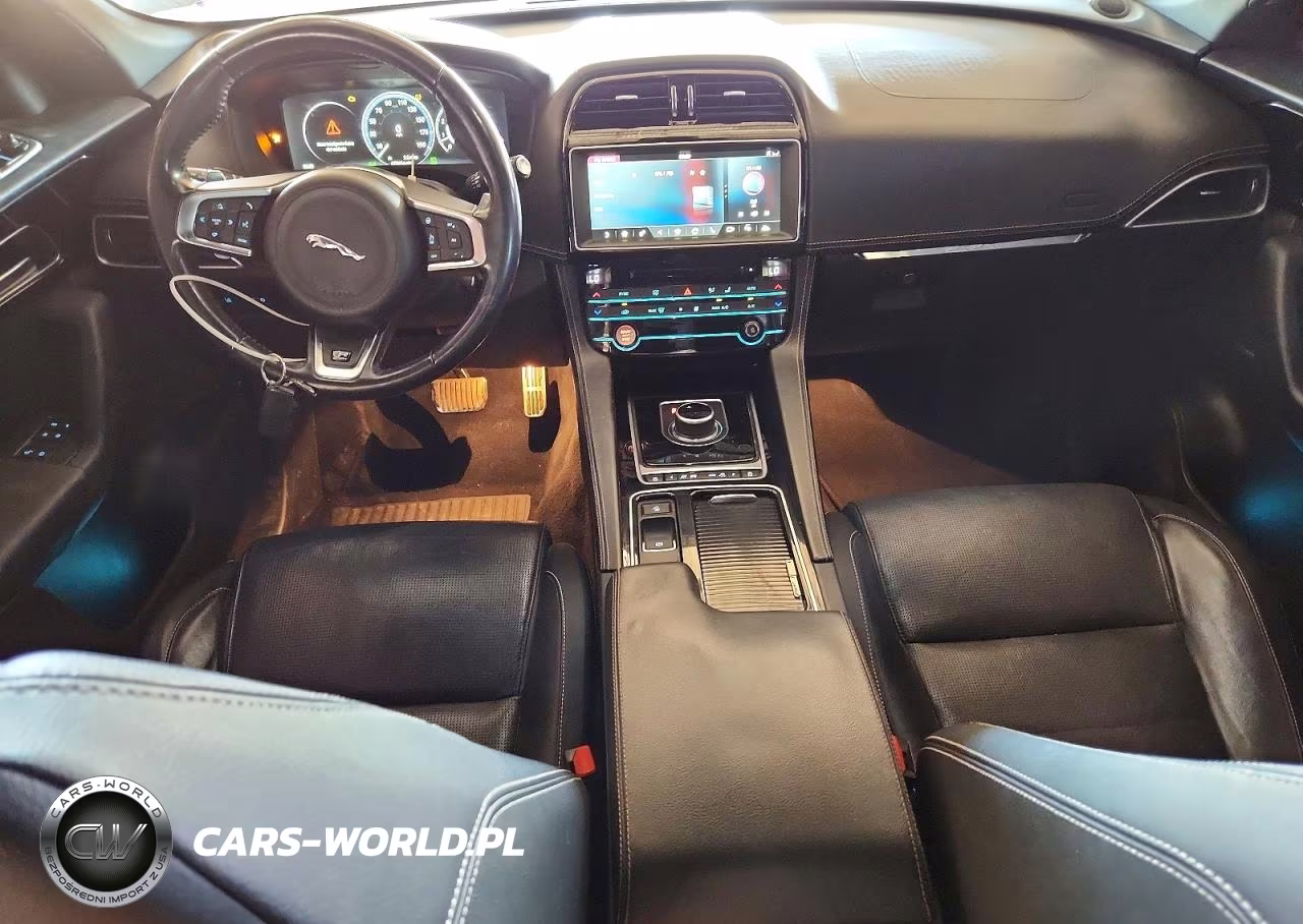 2018 Jaguar F-Pace R - Sport VIN:SADCL2FX8JA269643 - 8