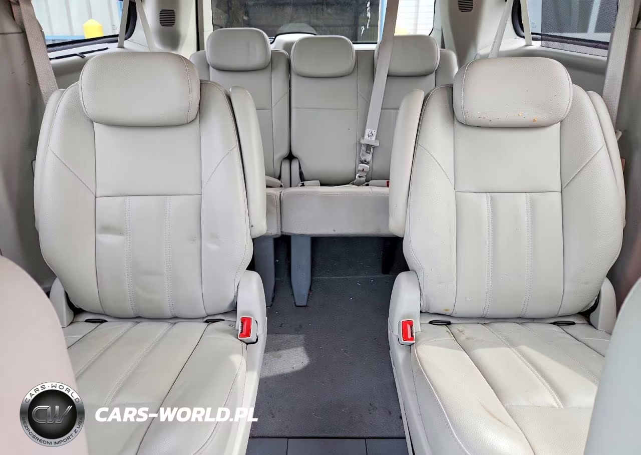 2008 Chrysler Town & Country Touring VIN:2A8HR54P78R824469 - 10