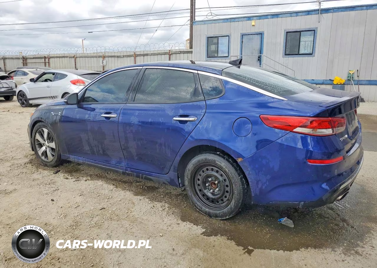 2019 Kia Optima S VIN:5XXGT4L35KG354813 - 2