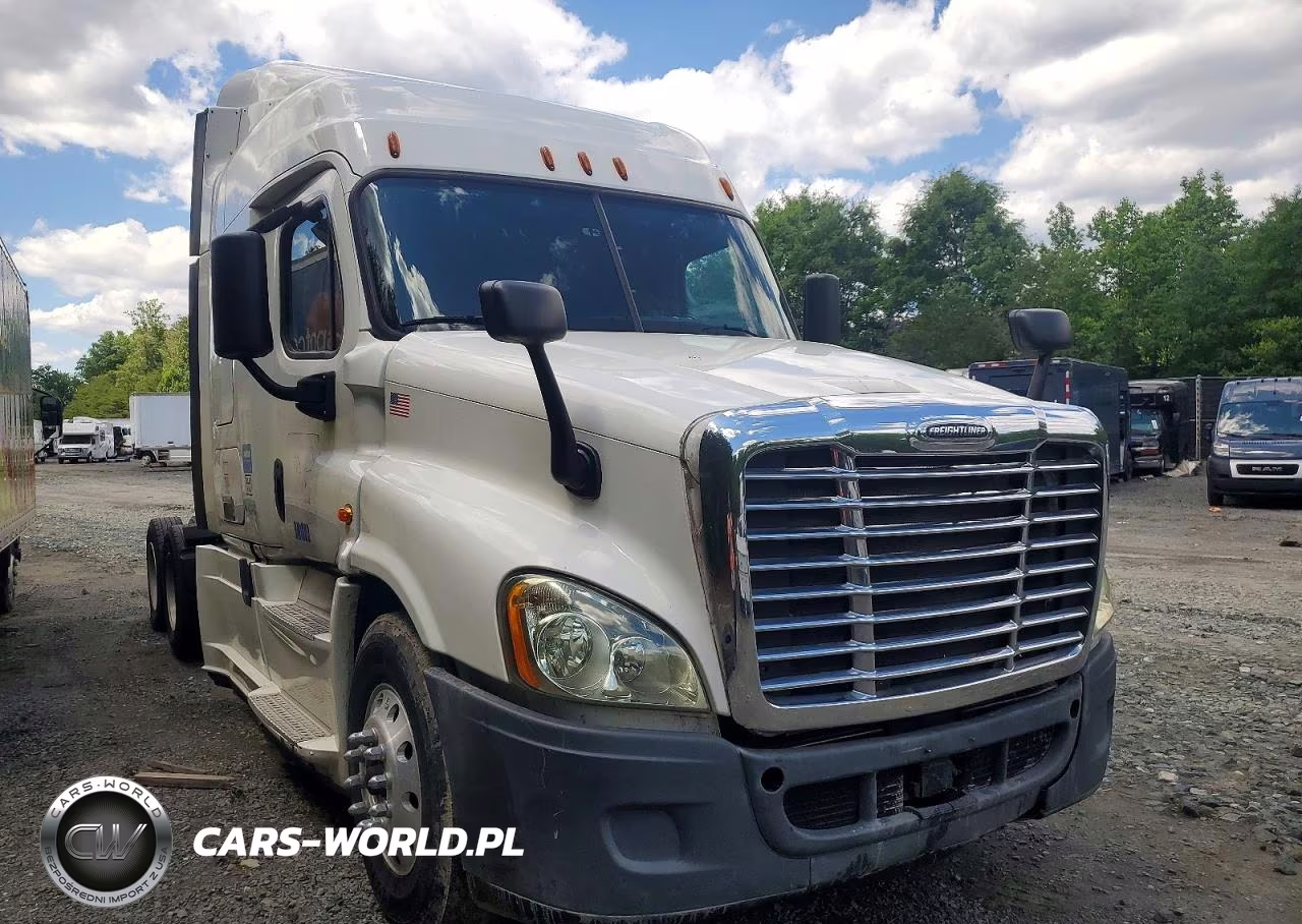 2015 Freightliner Cascadia Semi Truck