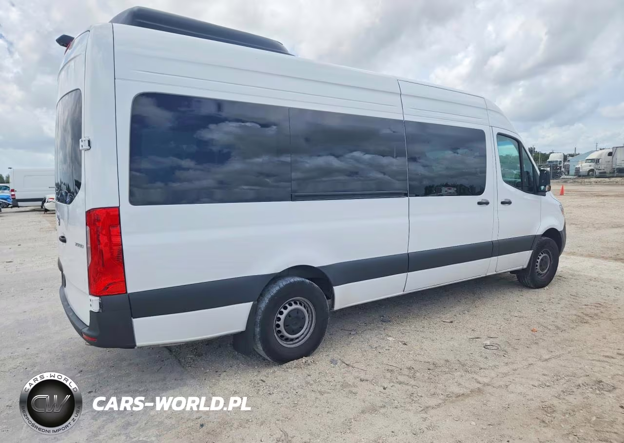 2025 Mercedes-Benz Sprinter 2500 VIN:W1Z4KGHY1ST205821 - 3