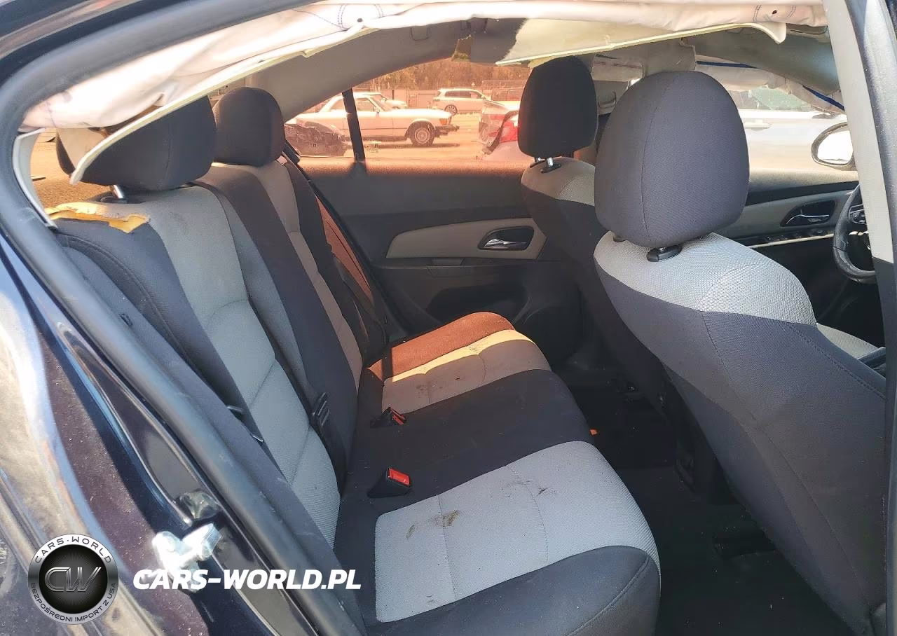 2015 Chevrolet Cruze Ls VIN:1G1PA5SG5F7138550 - 10