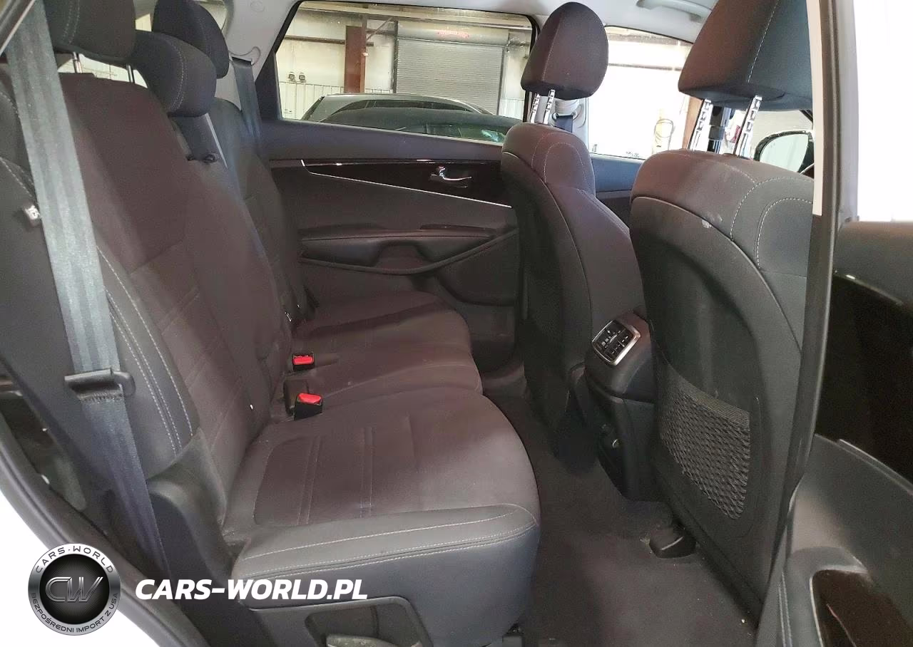 2019 Kia Sorento Lx VIN:5XYPG4A35KG436544 - 11
