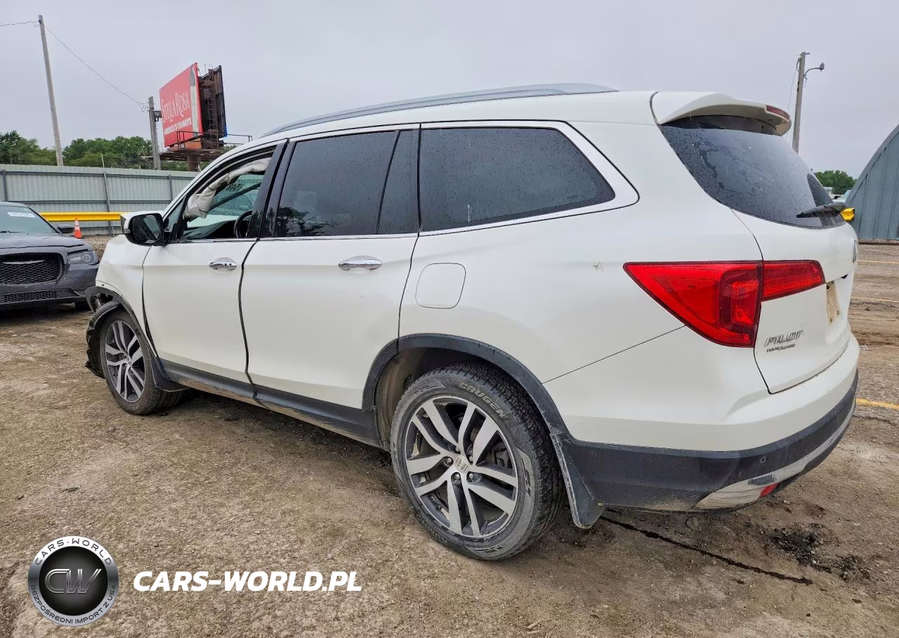 2018 Honda Pilot Touring VIN:5FNYF5H93JB007707 - 2
