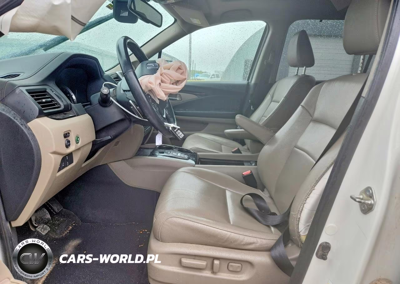 2018 Honda Pilot Touring VIN:5FNYF5H93JB007707 - 7