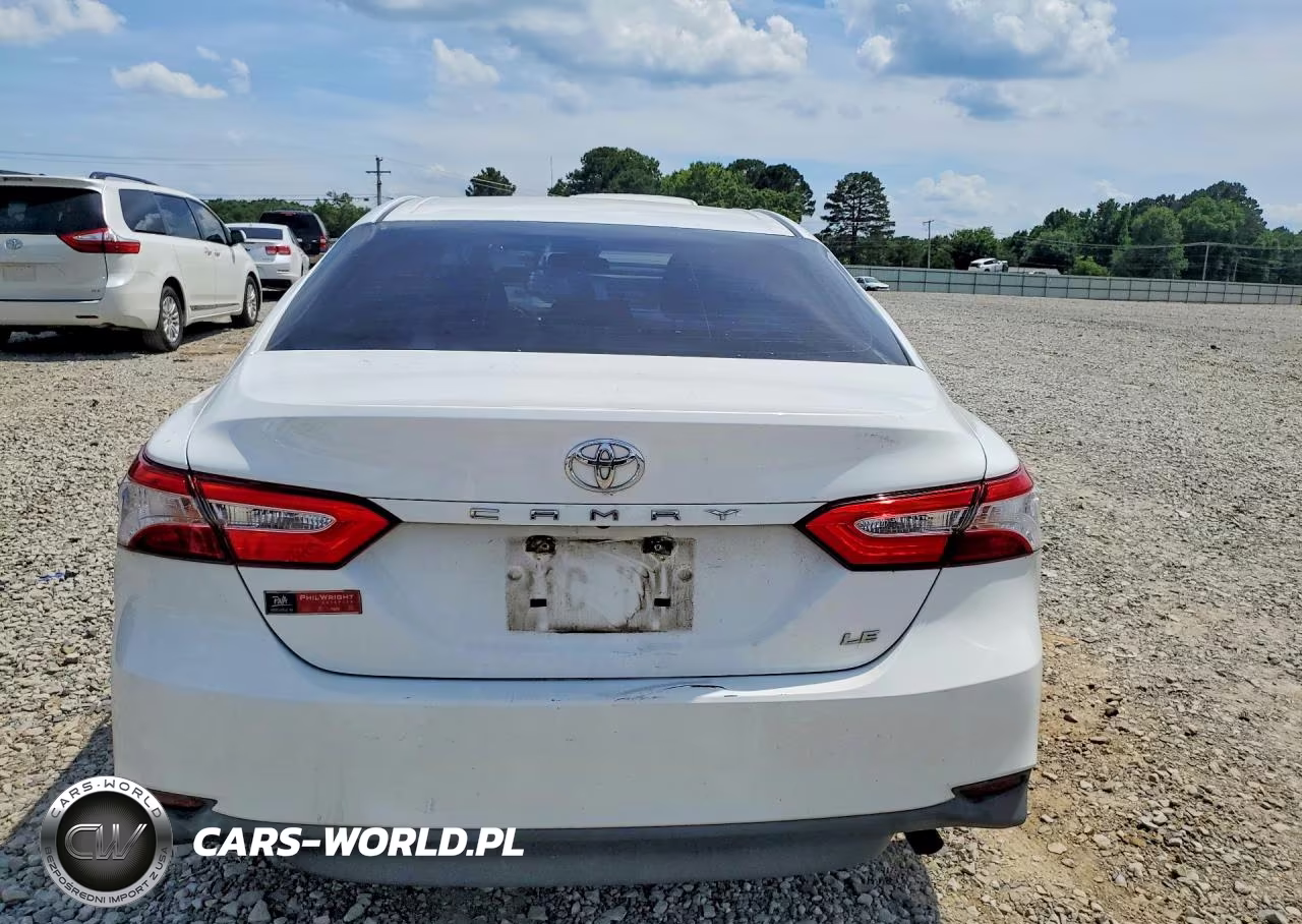 2018 Toyota Camry Le VIN:4T1B11HK6JU581429 - 6