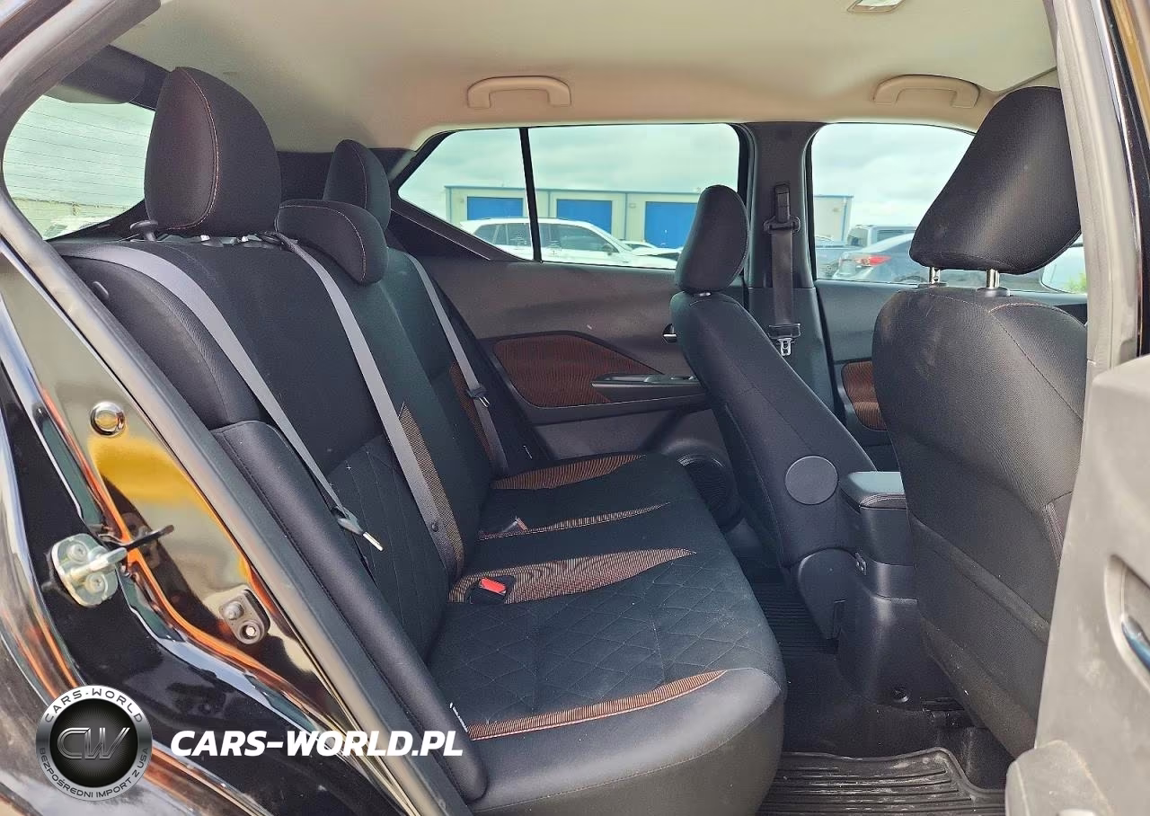 2020 Nissan Kicks Sr VIN:3N1CP5DV0LL556945 - 10