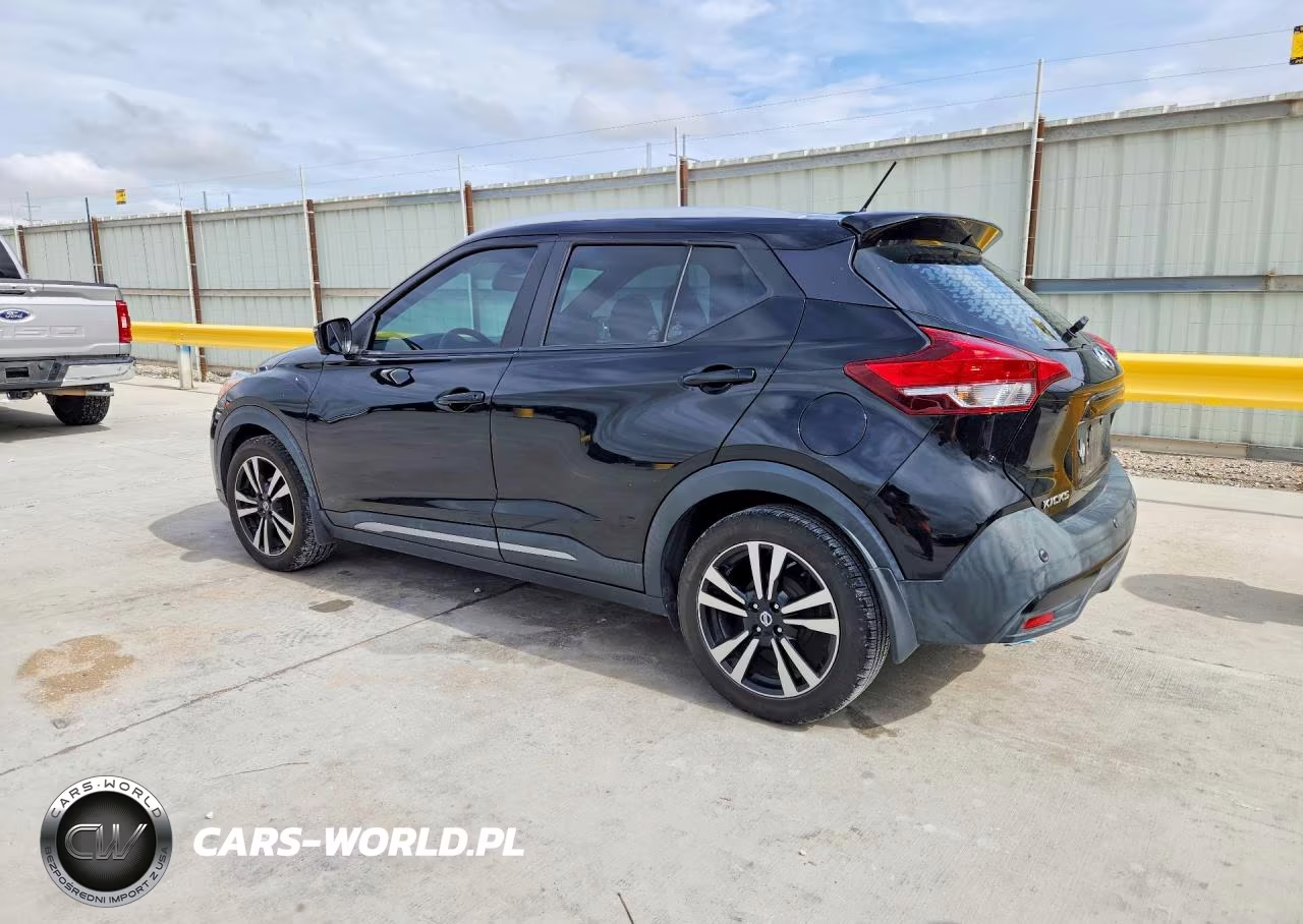 2020 Nissan Kicks Sr VIN:3N1CP5DV0LL556945 - 2