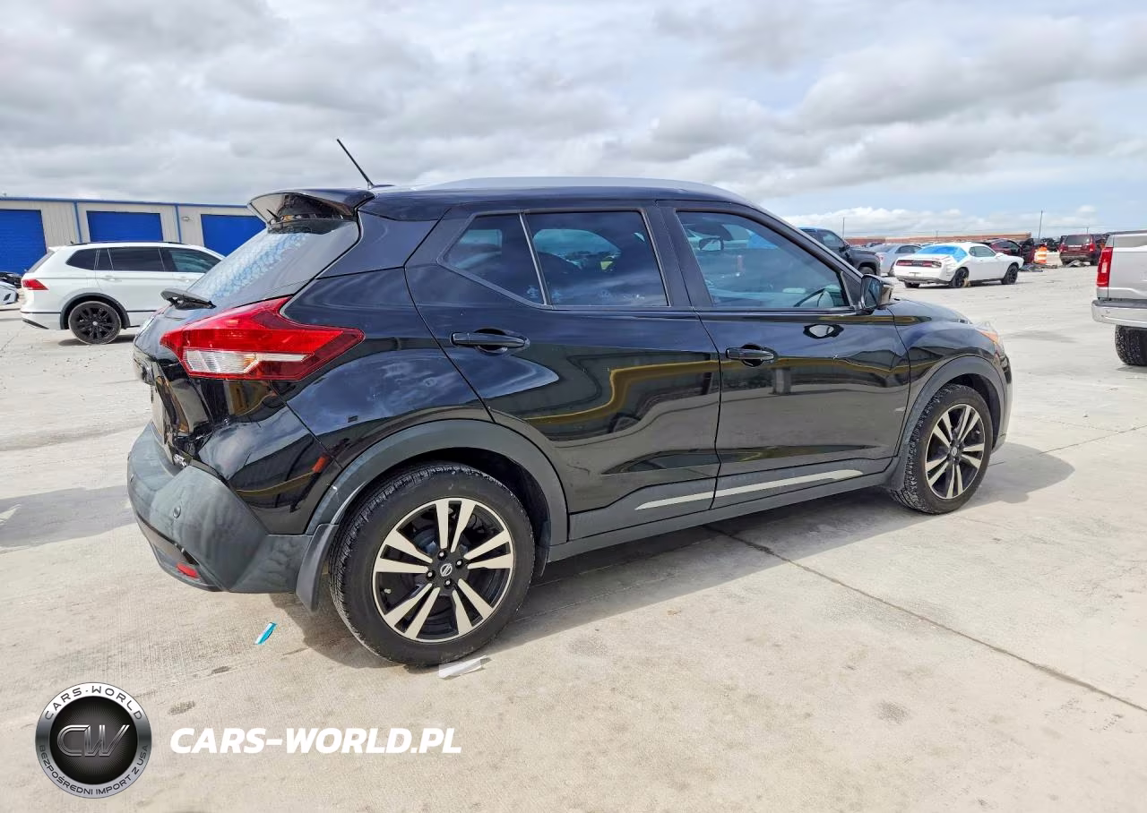 2020 Nissan Kicks Sr VIN:3N1CP5DV0LL556945 - 3