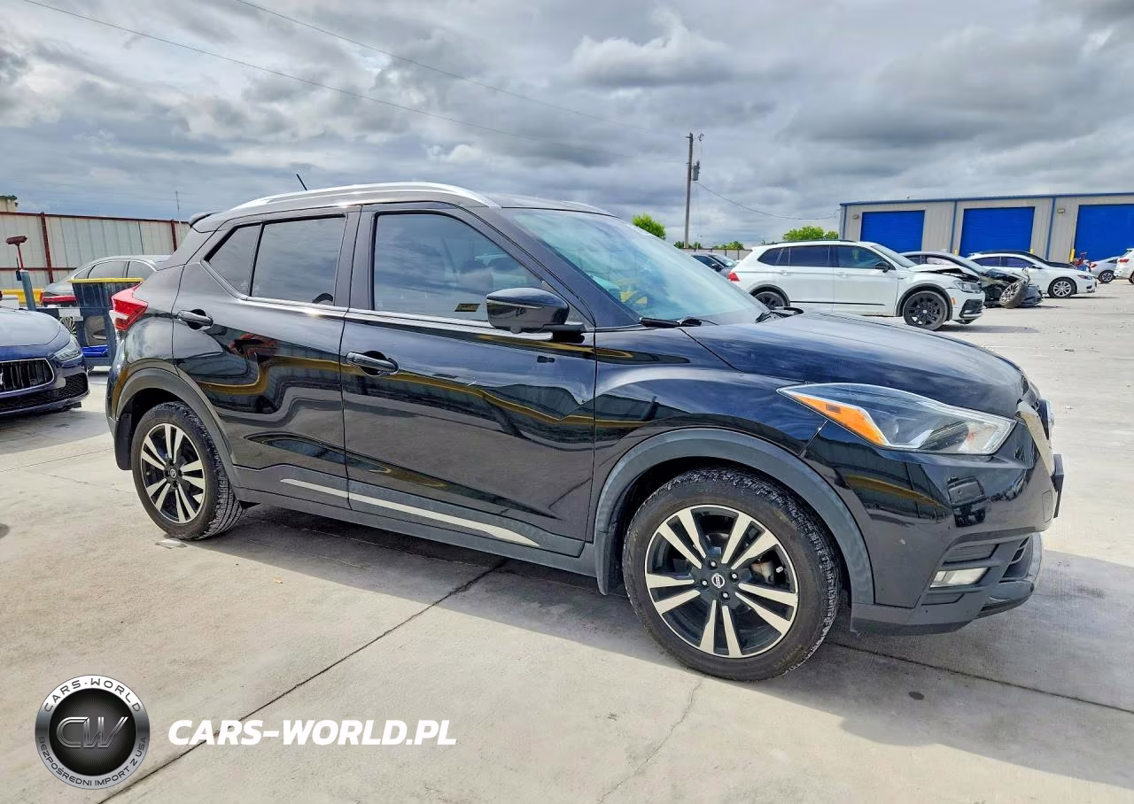 2020 Nissan Kicks Sr VIN:3N1CP5DV0LL556945 - 4
