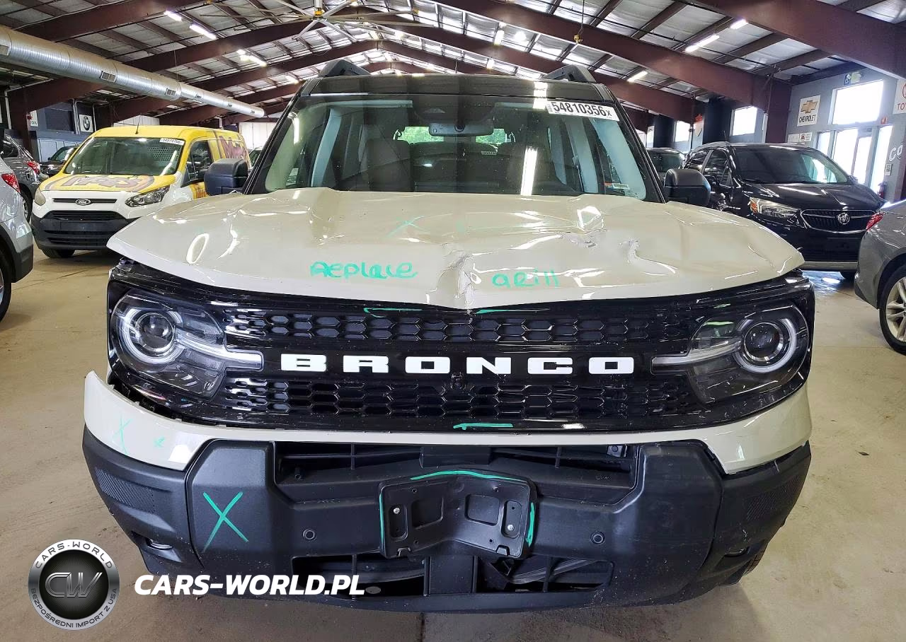 2025 Ford Bronco Sport Outer Banks VIN:3FMCR9CN2SRE45742 - 5
