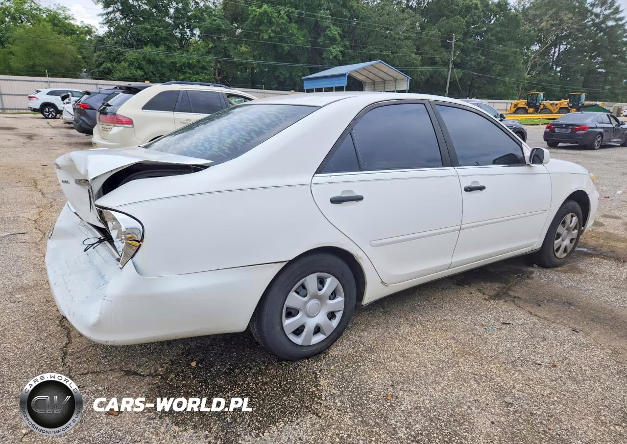 2002 Toyota Camry Le VIN:4T1BE32K72U103028 - 3