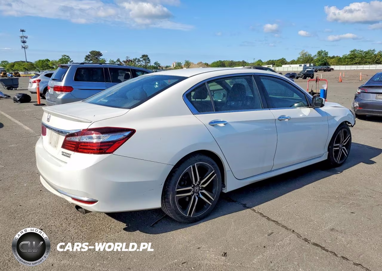 2017 Honda Accord Sport Special Edition VIN:1HGCR2F12HA070931 - 3