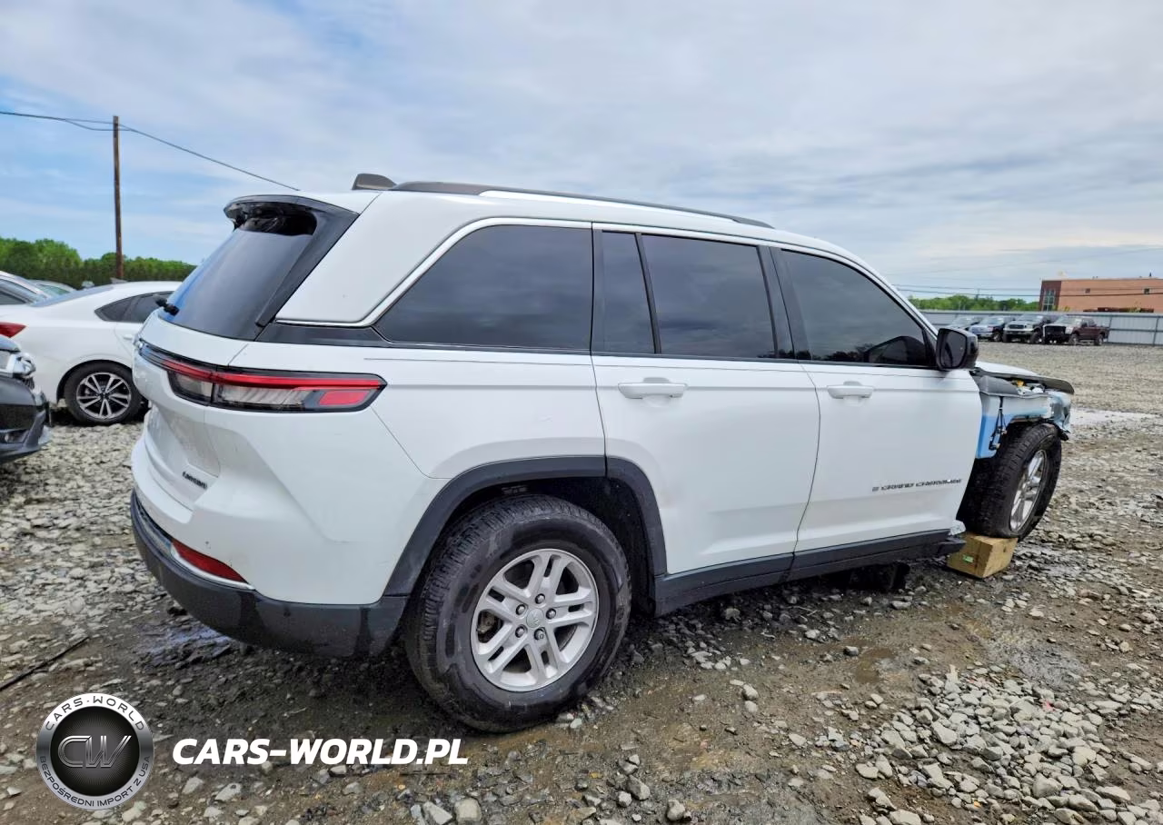 2023 Jeep Grand Cherokee Laredo-Altitude VIN:1C4RJHAG5PC560877 - 3