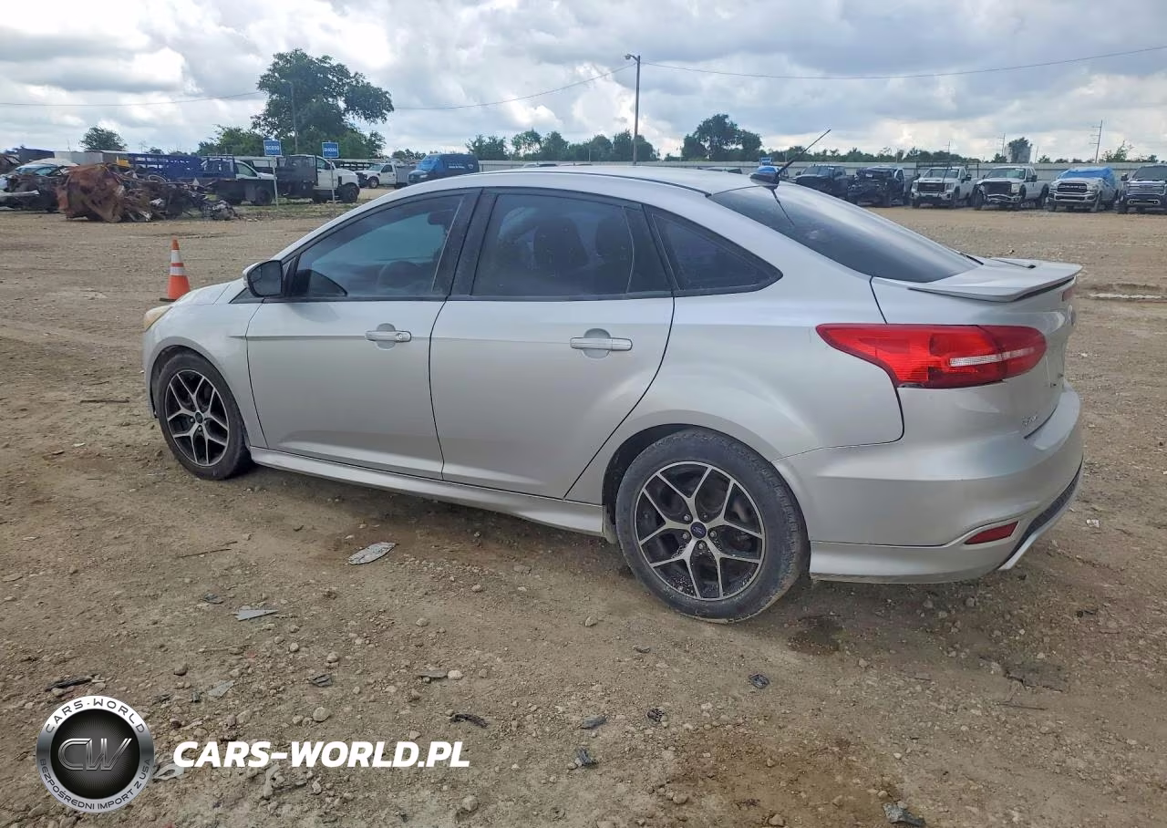 2016 Ford Focus Se VIN:1FADP3F27GL395221 - 2