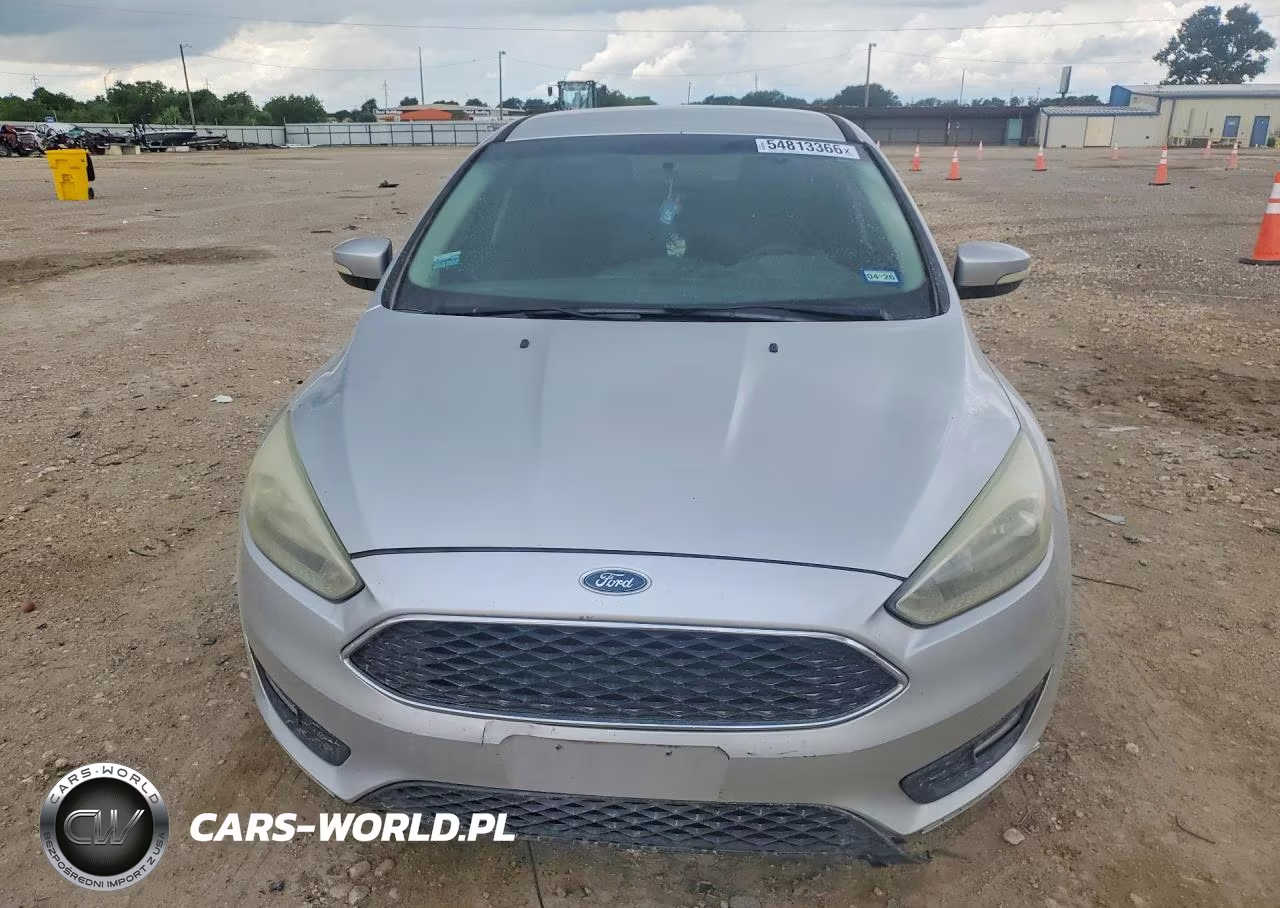 2016 Ford Focus Se VIN:1FADP3F27GL395221 - 5