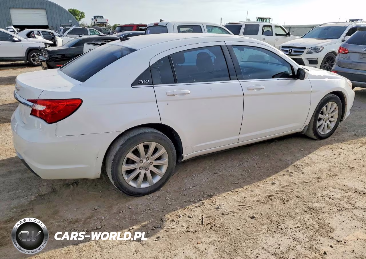2013 Chrysler 200 Touring VIN:1C3CCBBG2DN743654 - 3
