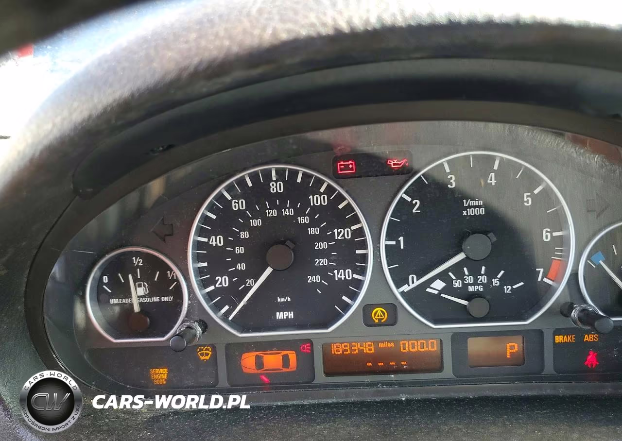 2005 BMW 330 Xi VIN:WBAEW53435PN37117 - 9