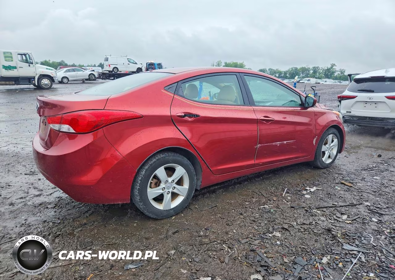 2013 Hyundai Elantra Gls VIN:5NPDH4AE8DH305783 - 3