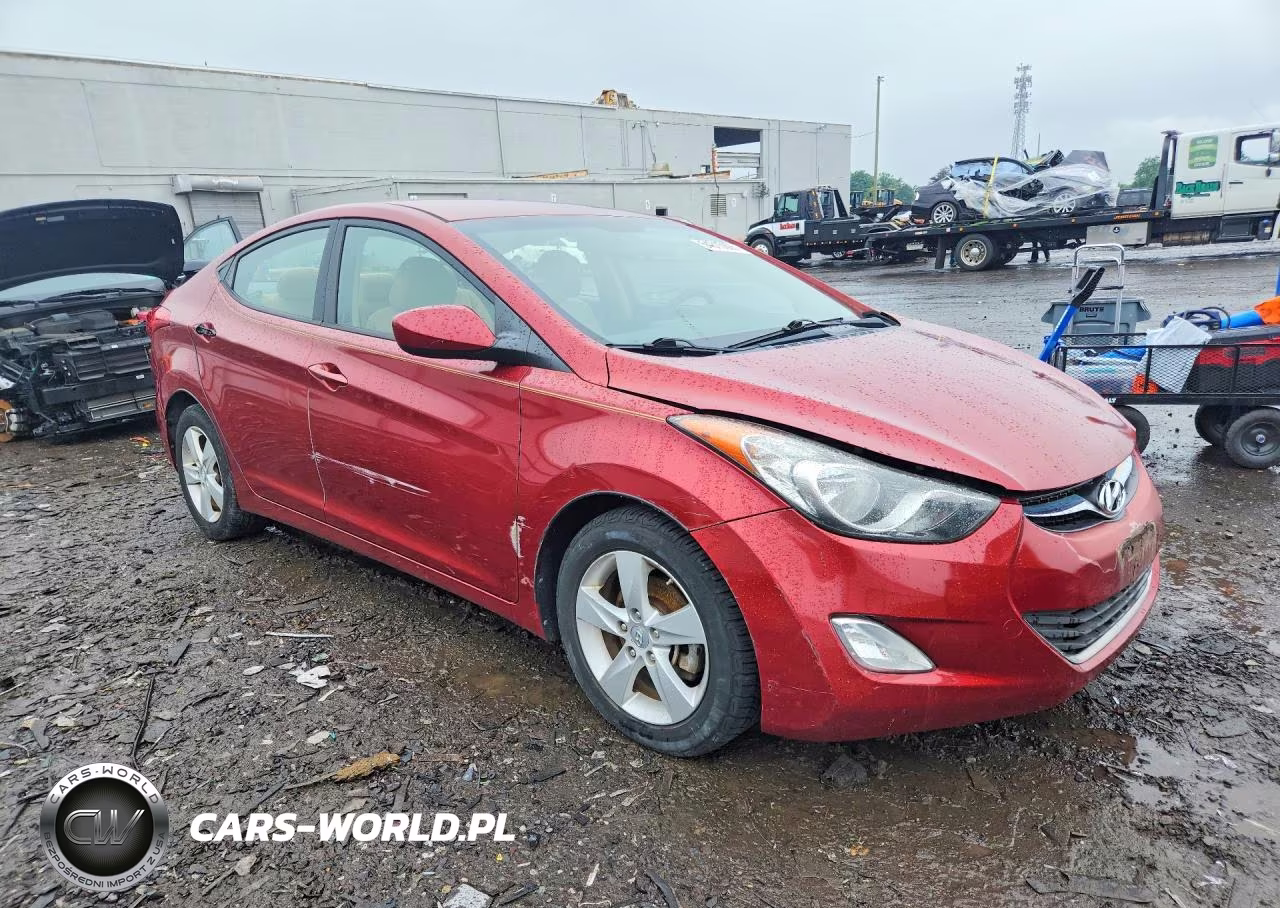 2013 Hyundai Elantra Gls VIN:5NPDH4AE8DH305783 - 4