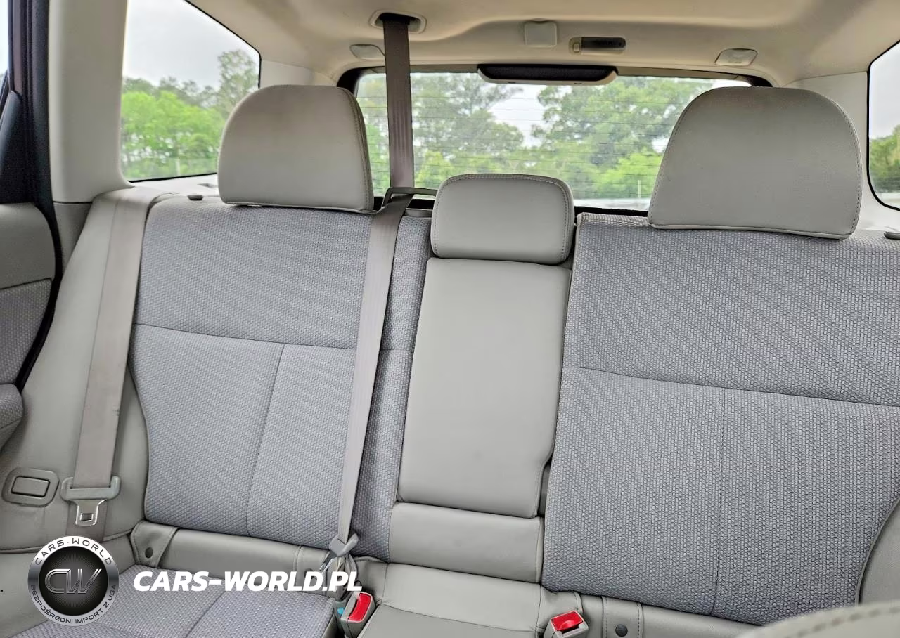 2011 Subaru Forester 2.5X Premium VIN:JF2SHADC2BH746127 - 10