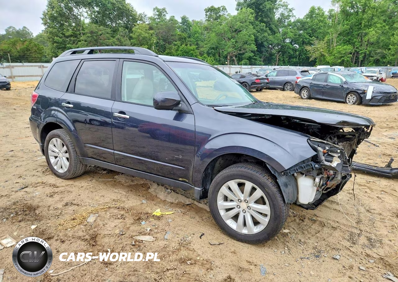 2011 Subaru Forester 2.5X Premium VIN:JF2SHADC2BH746127 - 4