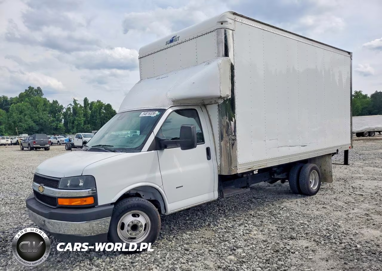 2022 Chevrolet Express Delivery Truck