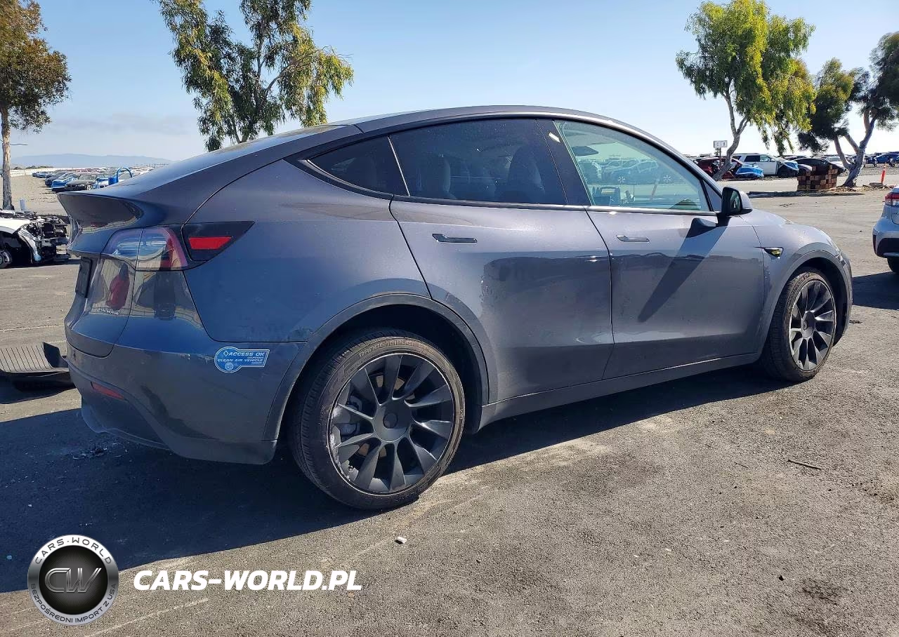 2021 Tesla Model Y VIN:5YJYGDEE7MF197850 - 3