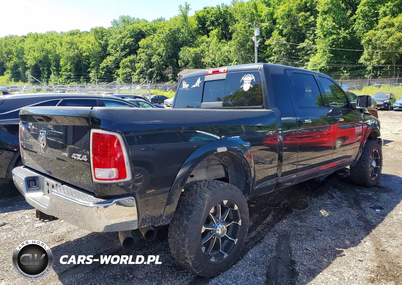 2018 Ram 2500 Laramie VIN:3C6UR5NJXJG426868 - 3