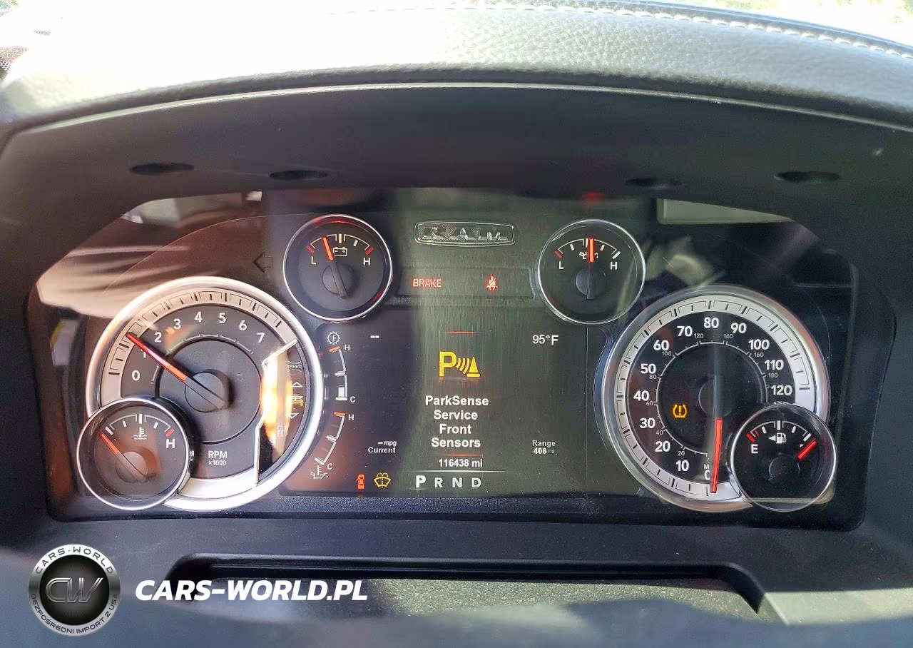2018 Ram 2500 Laramie VIN:3C6UR5NJXJG426868 - 9