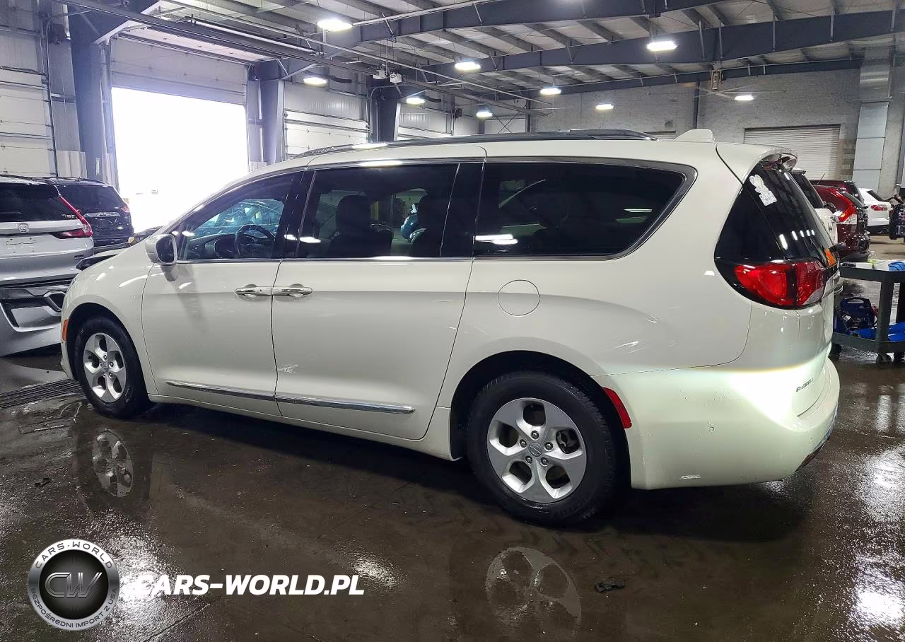 2017 Chrysler Pacifica Touring L Plus VIN:2C4RC1EG8HR659472 - 2