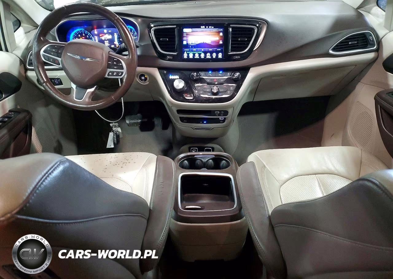 2017 Chrysler Pacifica Touring L Plus VIN:2C4RC1EG8HR659472 - 8