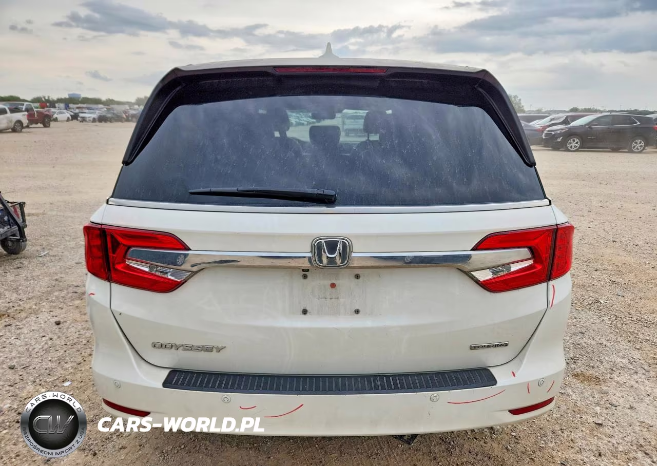 2018 Honda Odyssey Touring VIN:5FNRL6H89JB019449 - 6