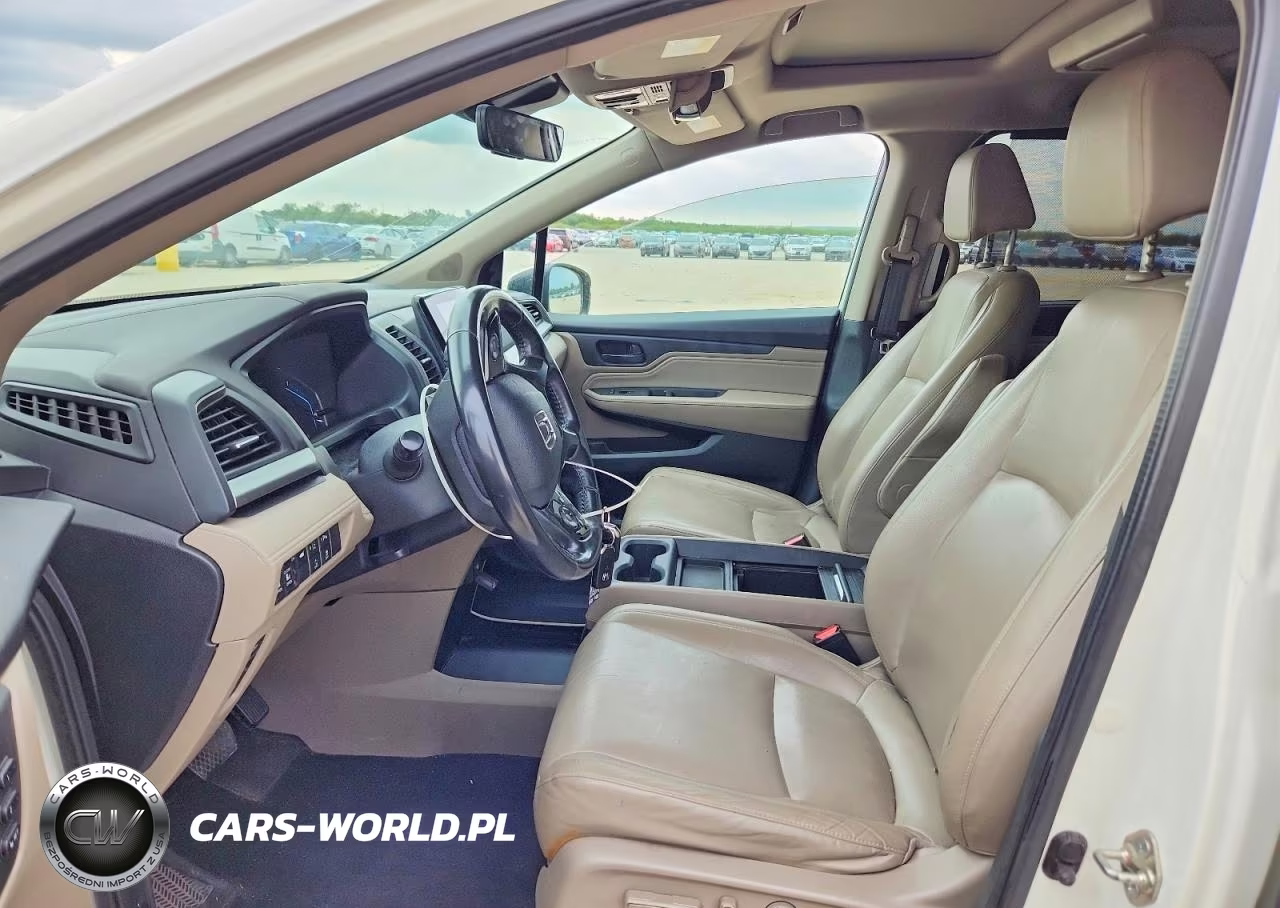2018 Honda Odyssey Touring VIN:5FNRL6H89JB019449 - 7