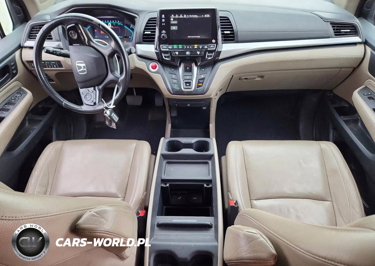 2018 Honda Odyssey Touring VIN:5FNRL6H89JB019449 - 8