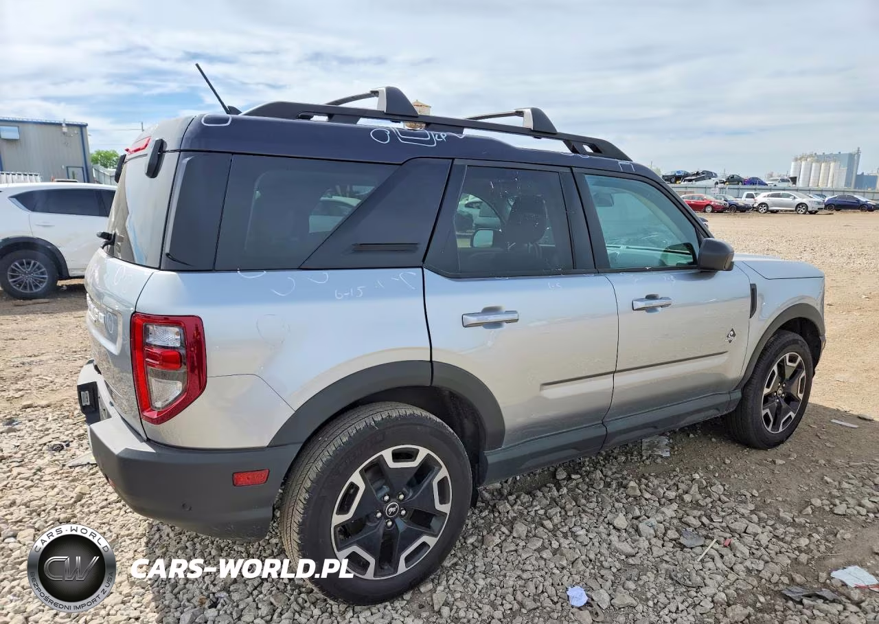 2022 Ford Bronco Sport Outer Banks VIN:3FMCR9C6XNRD99641 - 3