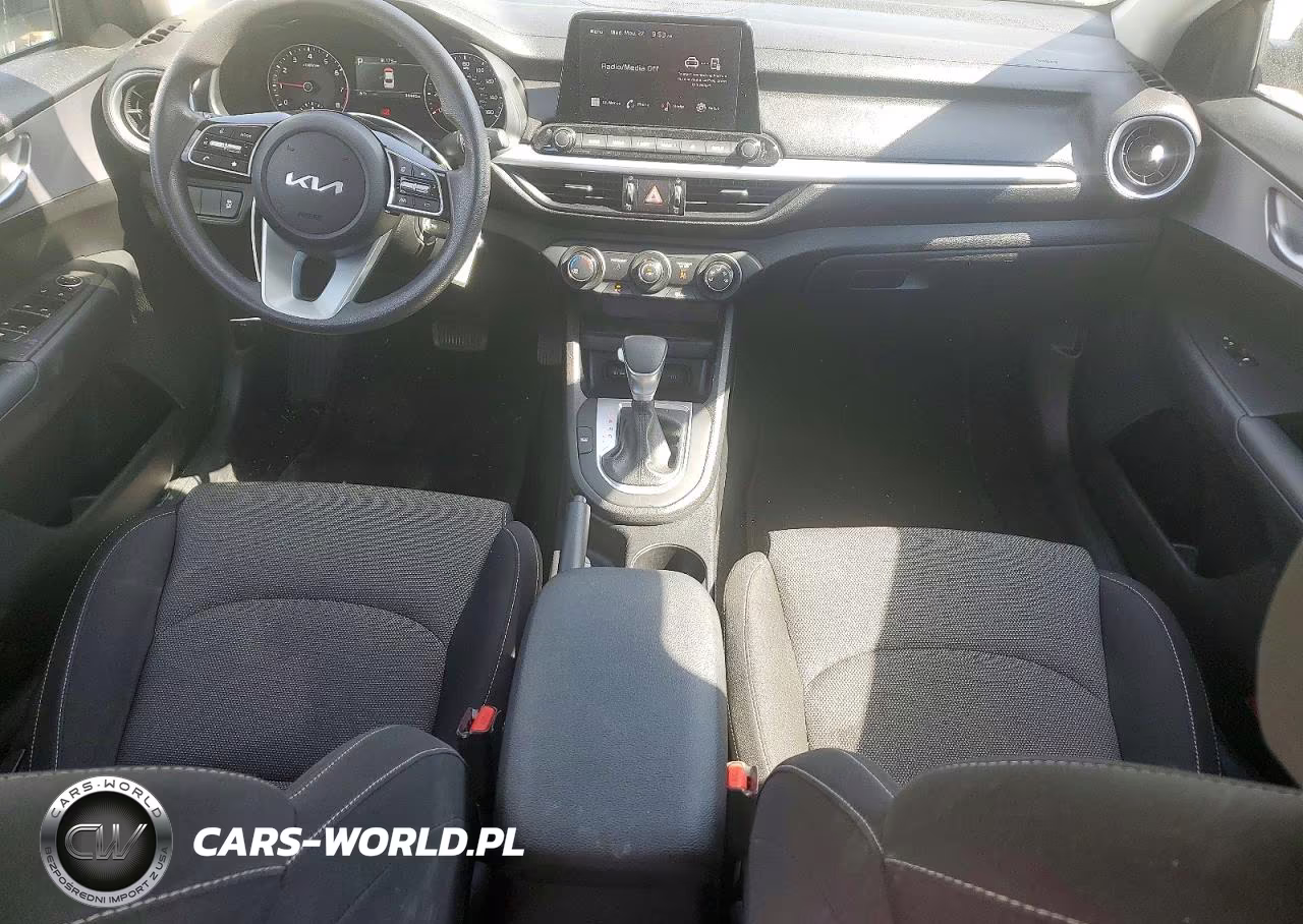 2024 Kia Forte Lxs VIN:3KPF24ADXRE799075 - 8