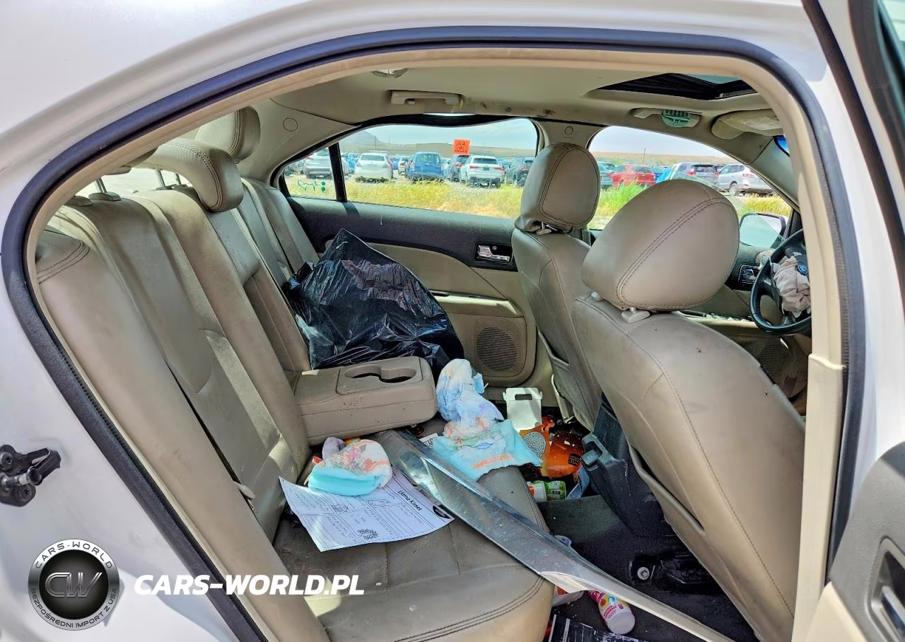 2012 Ford Fusion Hybrid VIN:3FADP0L38CR205692 - 10