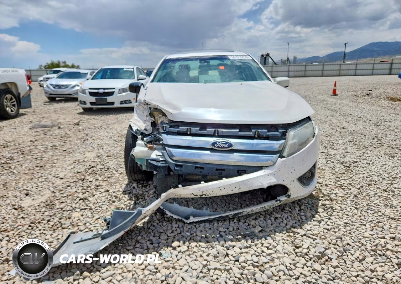 2012 Ford Fusion Hybrid VIN:3FADP0L38CR205692 - 5