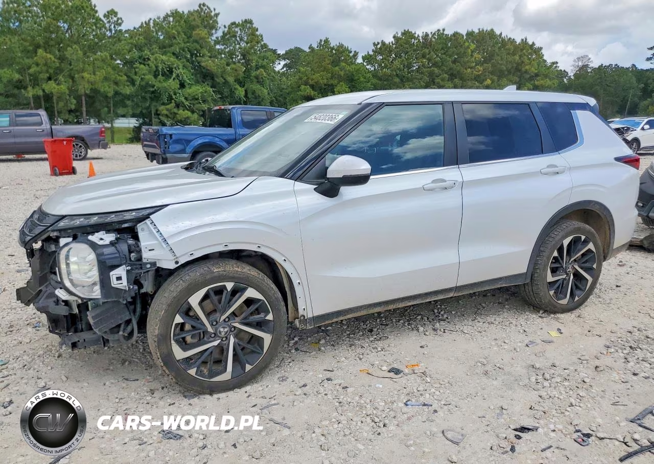 2022 Mitsubishi Outlander Es – zdjęcie 1 z 14