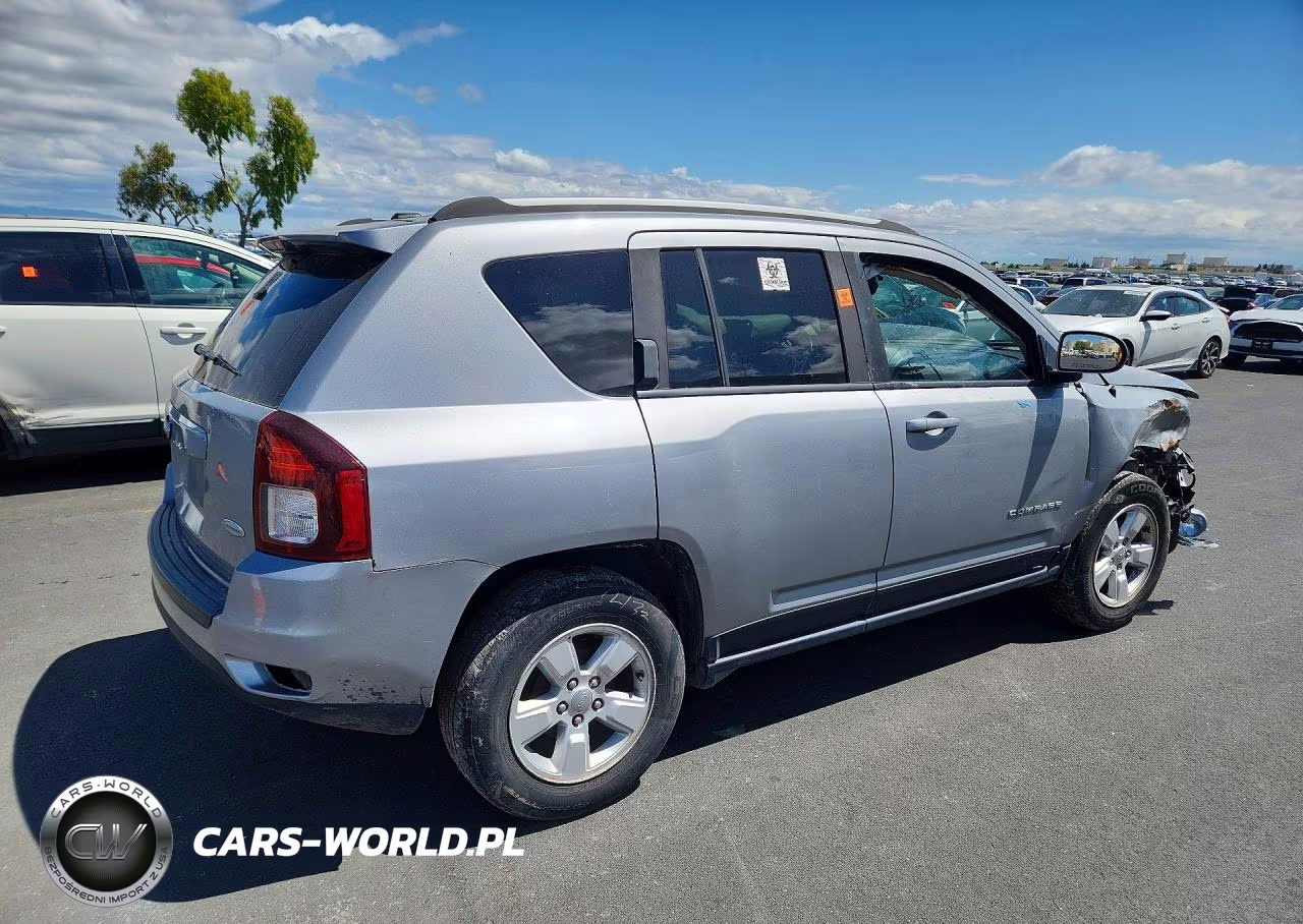2016 Jeep Compass Latitude VIN:1C4NJCEA5GD735520 - 3