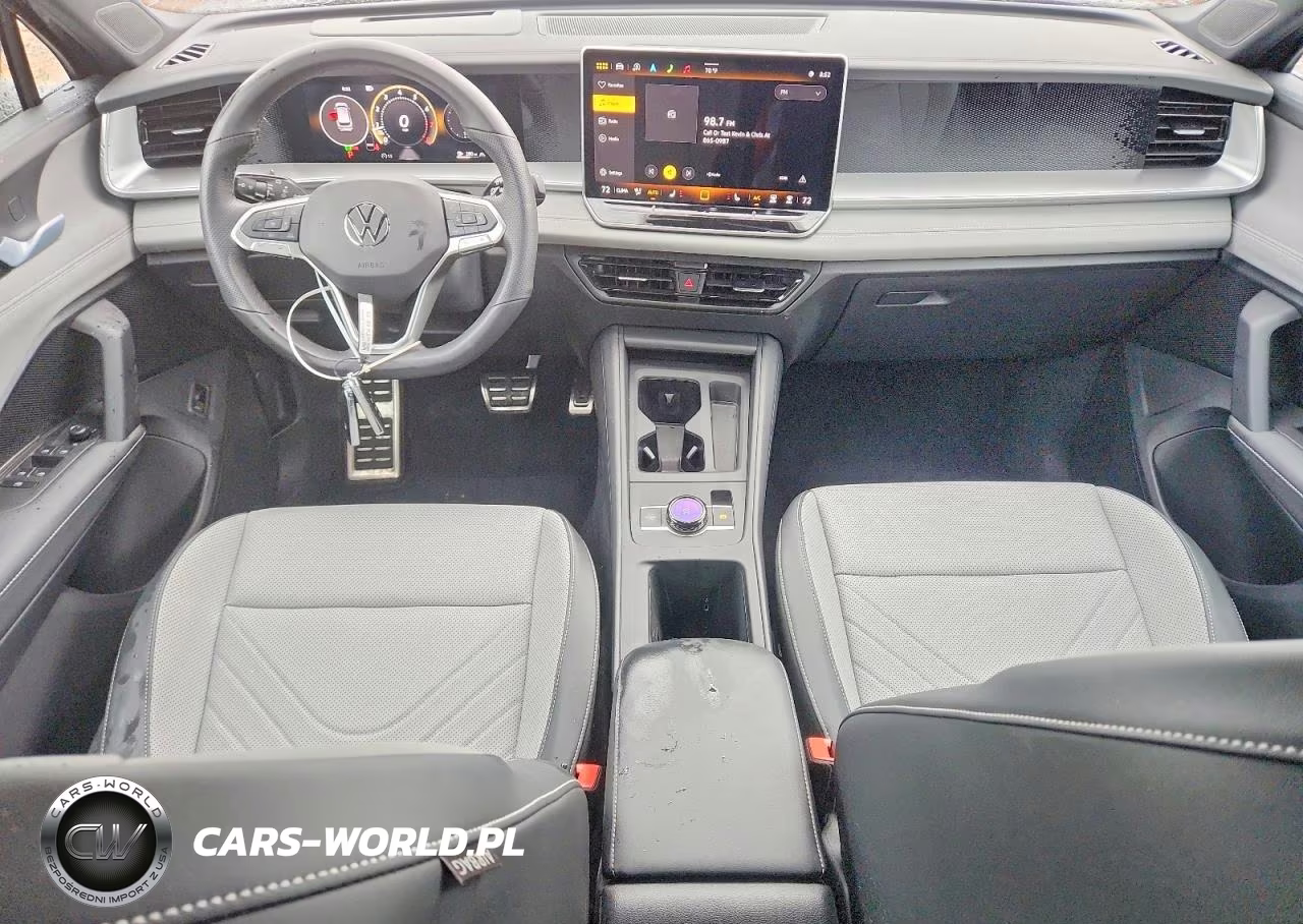 2025 Volkswagen Tiguan Se R-Line Black VIN:3VVGR7RM4SM072825 - 8