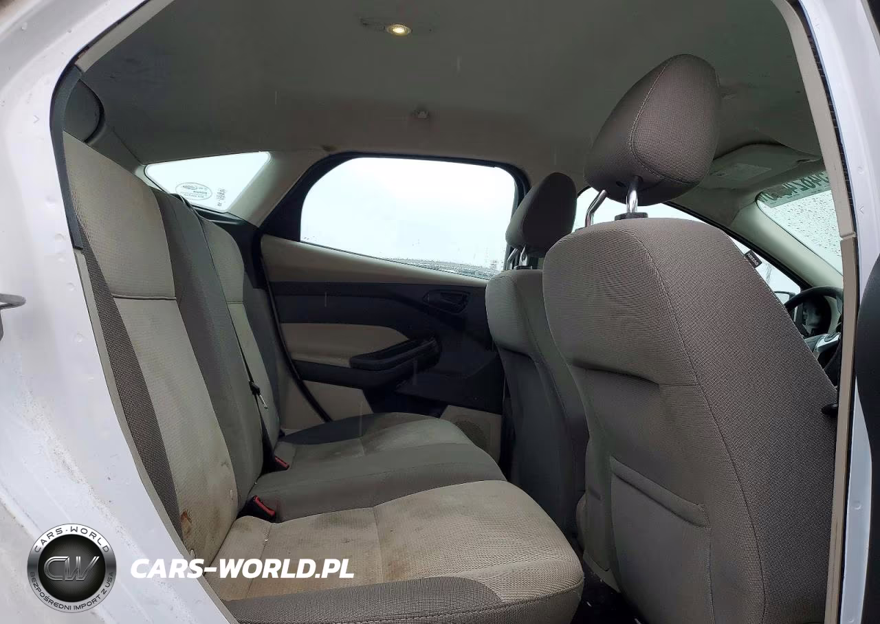 2012 Ford Focus Se VIN:1FAHP3K26CL357559 - 10