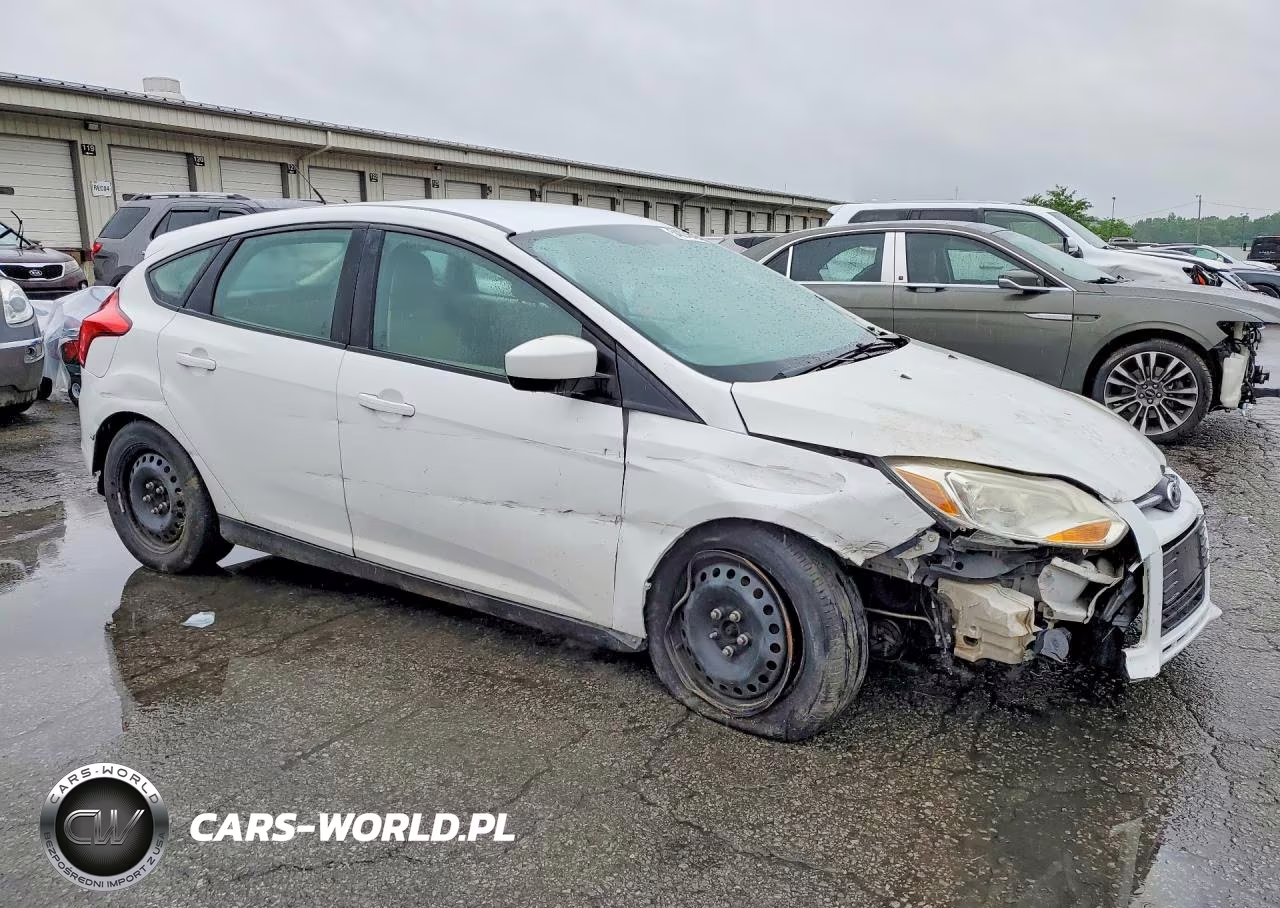 2012 Ford Focus Se VIN:1FAHP3K26CL357559 - 4